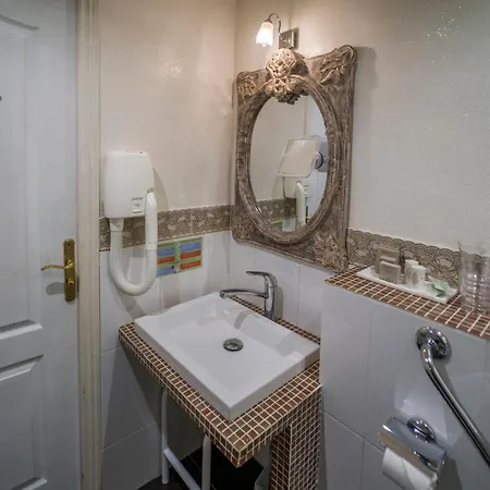 Hotel Mas De Calabrun Saintes-Maries-de-la-Mer Habitación foto
